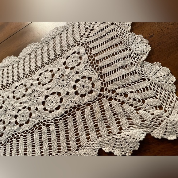 ๐งถ Hand Crochet Doily (Rectangular) - Picture 3 of 8